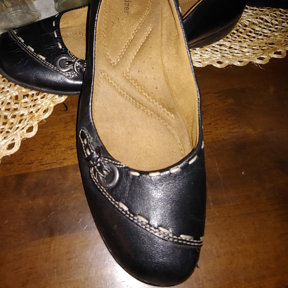 NATURALIZER Neman Flats